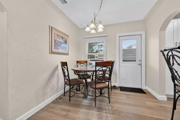 St Petersburg, FL 33713,825 46TH ST N