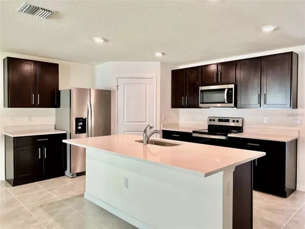 Ocala, FL 34472,378 SE 66TH CT