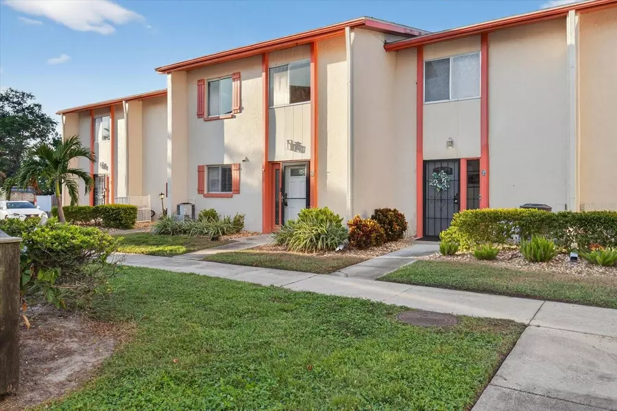 5812 16TH LN S #3, St Petersburg, FL 33712