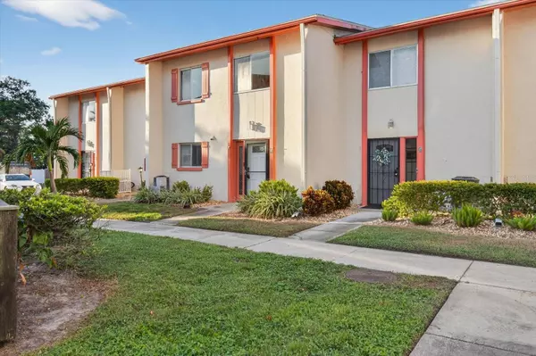 5812 16TH LN S #3, St Petersburg, FL 33712