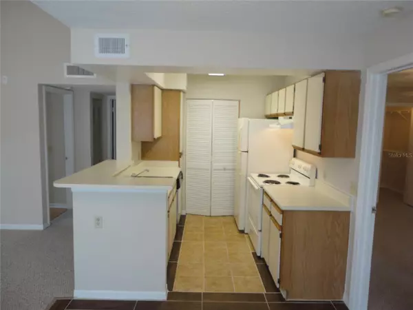 Orlando, FL 32835,1025 S HIAWASSEE RD #2221