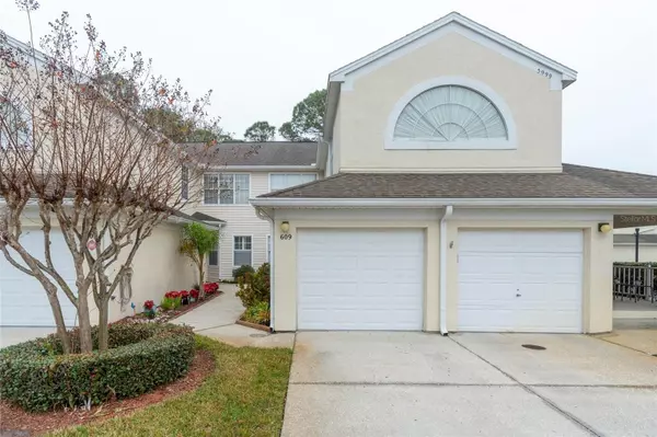 5999 LAKE POINTE #609, Orlando, FL 32822