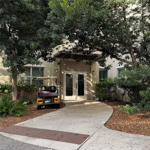 Orlando, FL 32809,2121 MCCOY RD #302