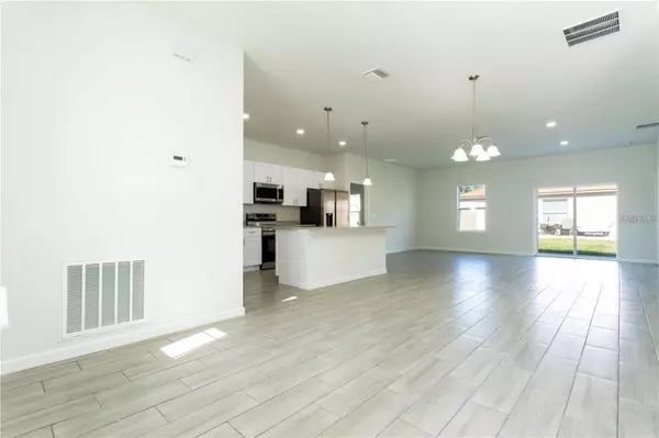 Kissimmee, FL 34759,560 KINGFISHER DR