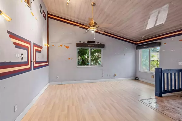 Maitland, FL 32751,933 ROBINHOOD CT