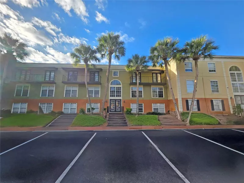 3990 VERSAILLES DR #3990C, Orlando, FL 32808