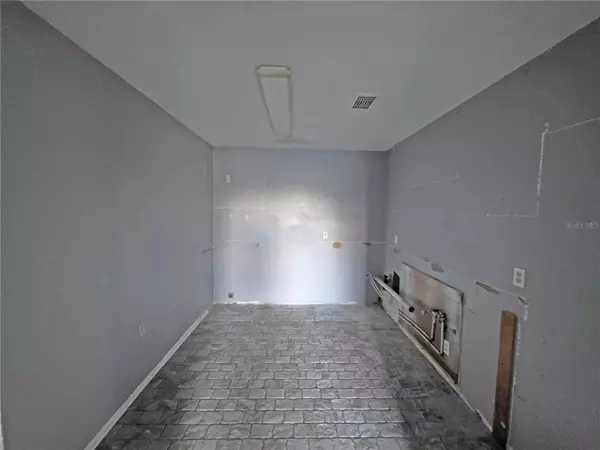 Orlando, FL 32808,3990 VERSAILLES DR #3990C