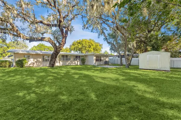 Maitland, FL 32751,518 OAK LN