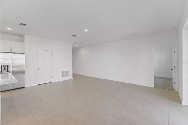 Haines City, FL 33844,163 BOTTLE BRUSH