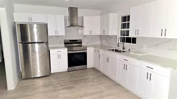 720 SWISS DR, Lakeland, FL 33810