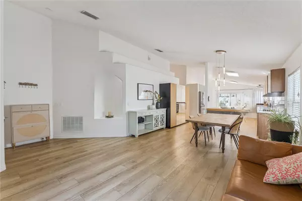 Orlando, FL 32820,18136 SAXONY LN