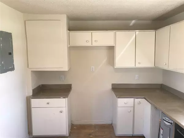 Orlando, FL 32811,353 PEARLWOOD ST