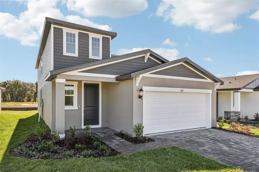 827 SUNSHOWER DR, Lady Lake, FL 32159