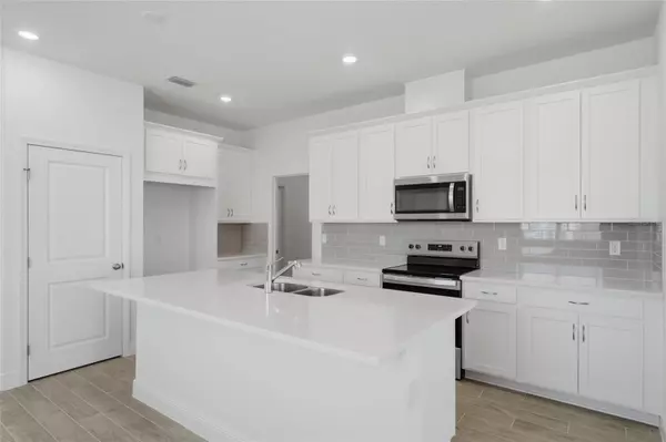 Minneola, FL 34715,2100 MAVERICK CT