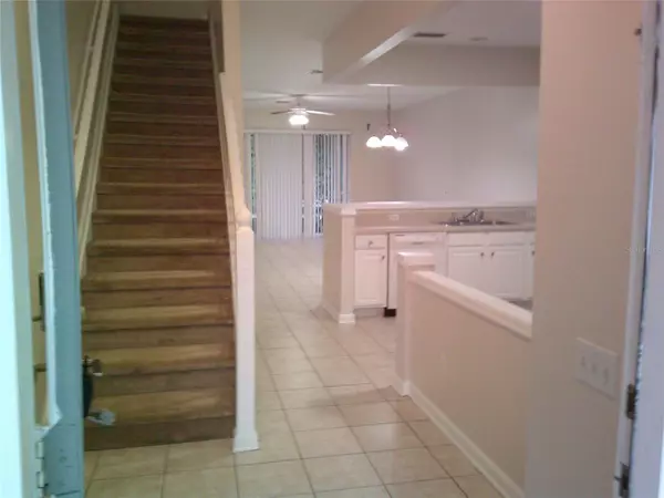 Orlando, FL 32835,6292 TWAIN ST #107