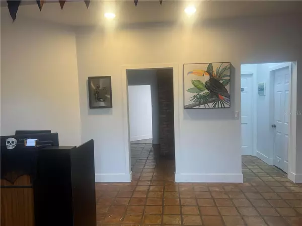 St Petersburg, FL 33701,856 2ND AVE N