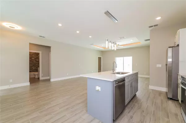 Kissimmee, FL 34759,451 BIG SIOUX CT