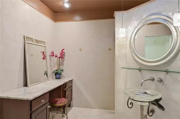 Orlando, FL 32804,904 W NEW HAMPSHIRE ST