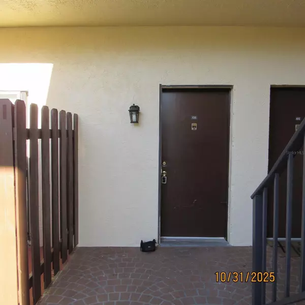2050 OLEANDER BLVD #10-106, Fort Pierce, FL 34950