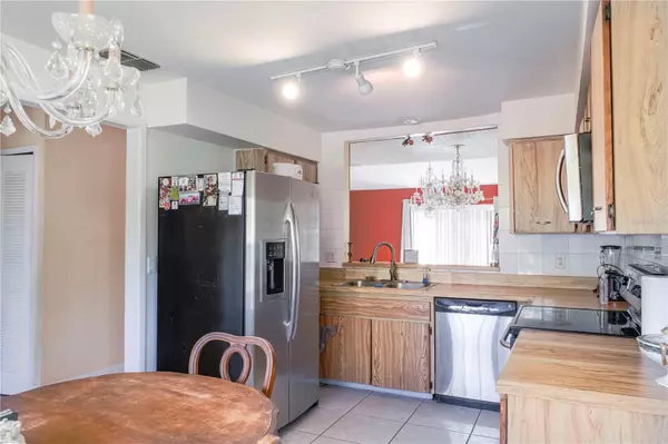 Orlando, FL 32825,602 OAK MANOR CIR