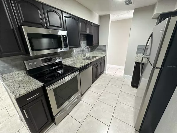 Mount Dora, FL 32757,890 EMERALD DR