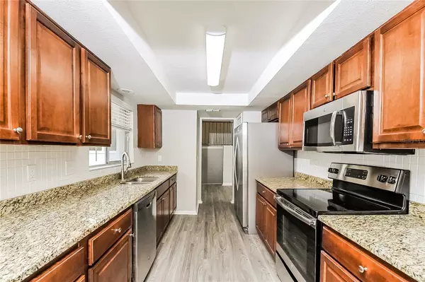 Seffner, FL 33584,2902 RIPPLEWOOD DR