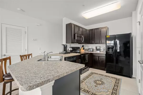 Orlando, FL 32808,3449 SENECA CLUB LOOP #24-101