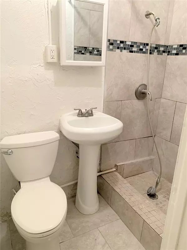 Daytona Beach, FL 32114,422 HENRY BUTTS DR