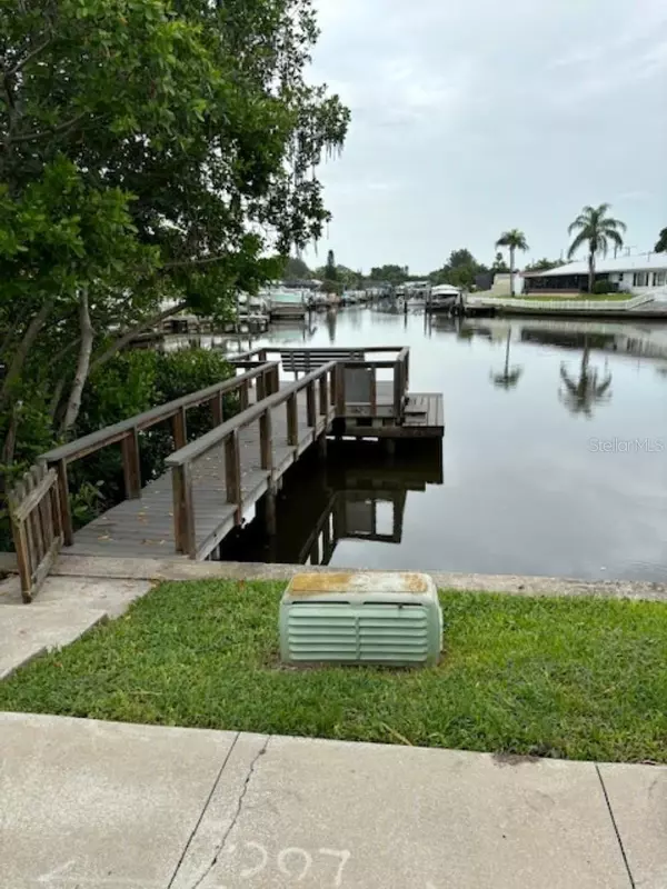 St Petersburg, FL 33702,350 79TH AVE N #122