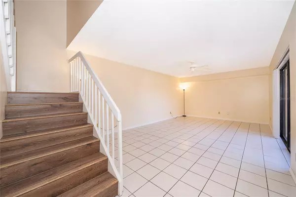 Orlando, FL 32811,5258 CORAL CT #605