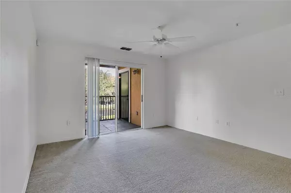 Orlando, FL 32811,5467 VINELAND RD #6210