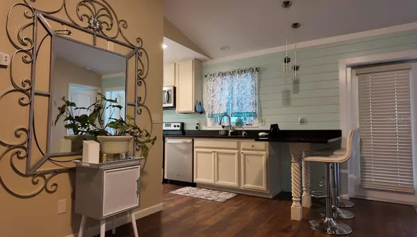 Venice, FL 34293,4180 POMPANO RD