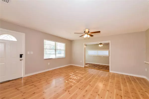 Sarasota, FL 34232,2426 STRATFORD DR