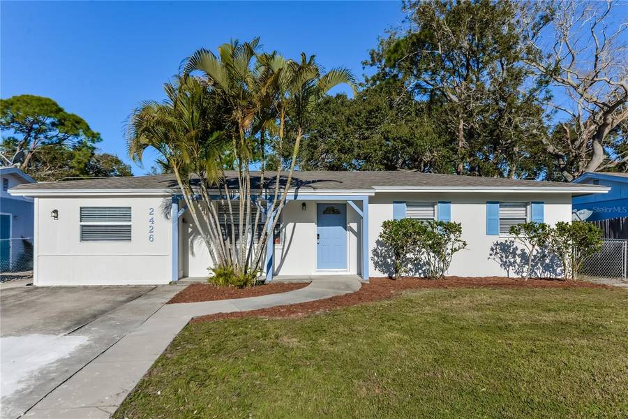 2426 STRATFORD DR, Sarasota, FL 34232