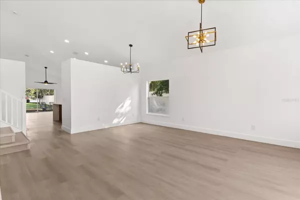 Sanford, FL 32771,360 CONCH KEY WAY