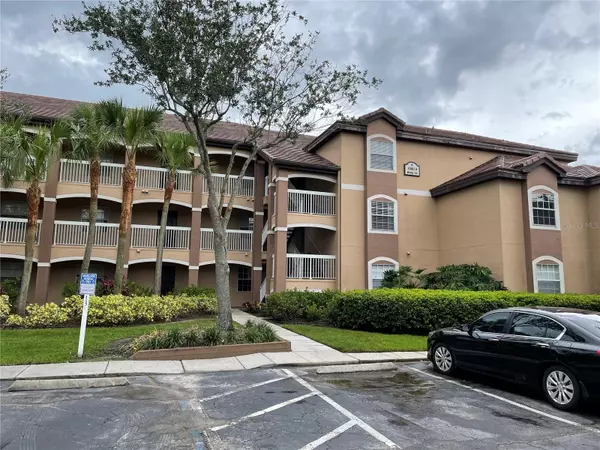 13917 FAIRWAY ISLAND DR #917, Orlando, FL 32837
