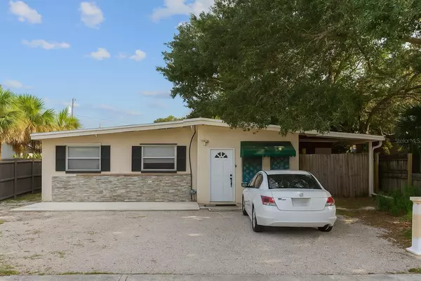 110 NE MONROE CIR N, St Petersburg, FL 33702