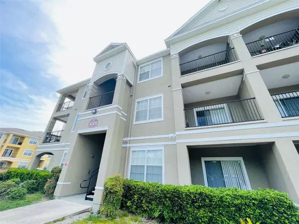 8201 CLAIRE ANN DR #202, Orlando, FL 32825