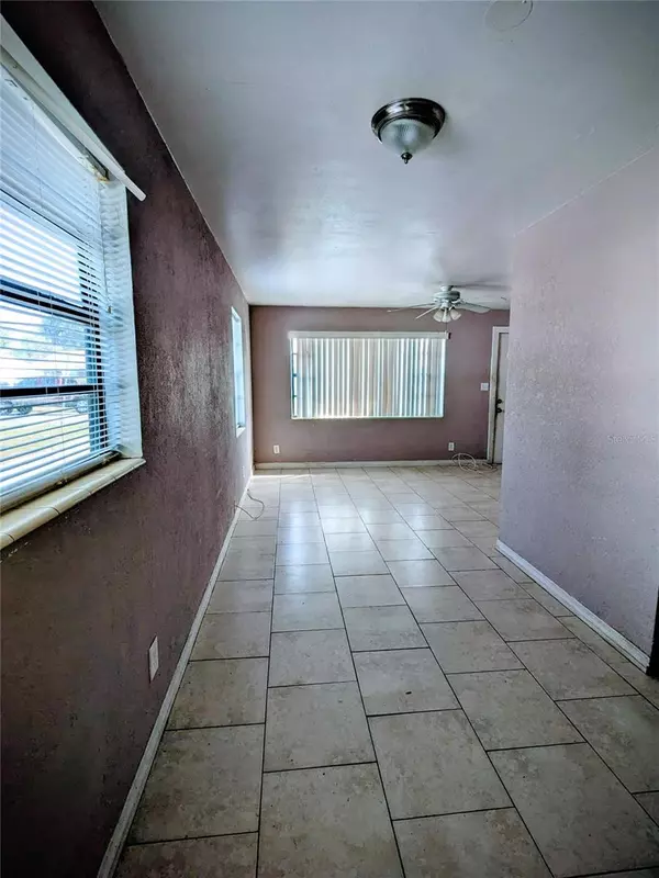 St Petersburg, FL 33711,2323 35TH ST S