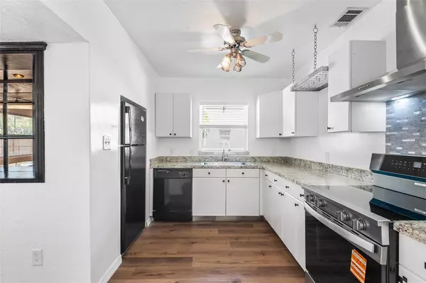 St Petersburg, FL 33707,1517 GRAY ST S