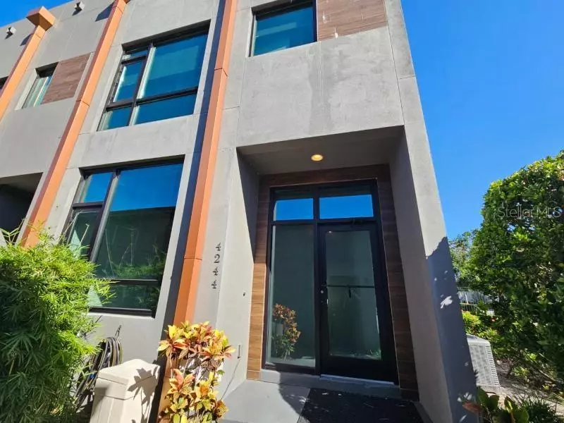 4244 GAUGE LINE LOOP, Tampa, FL 33624