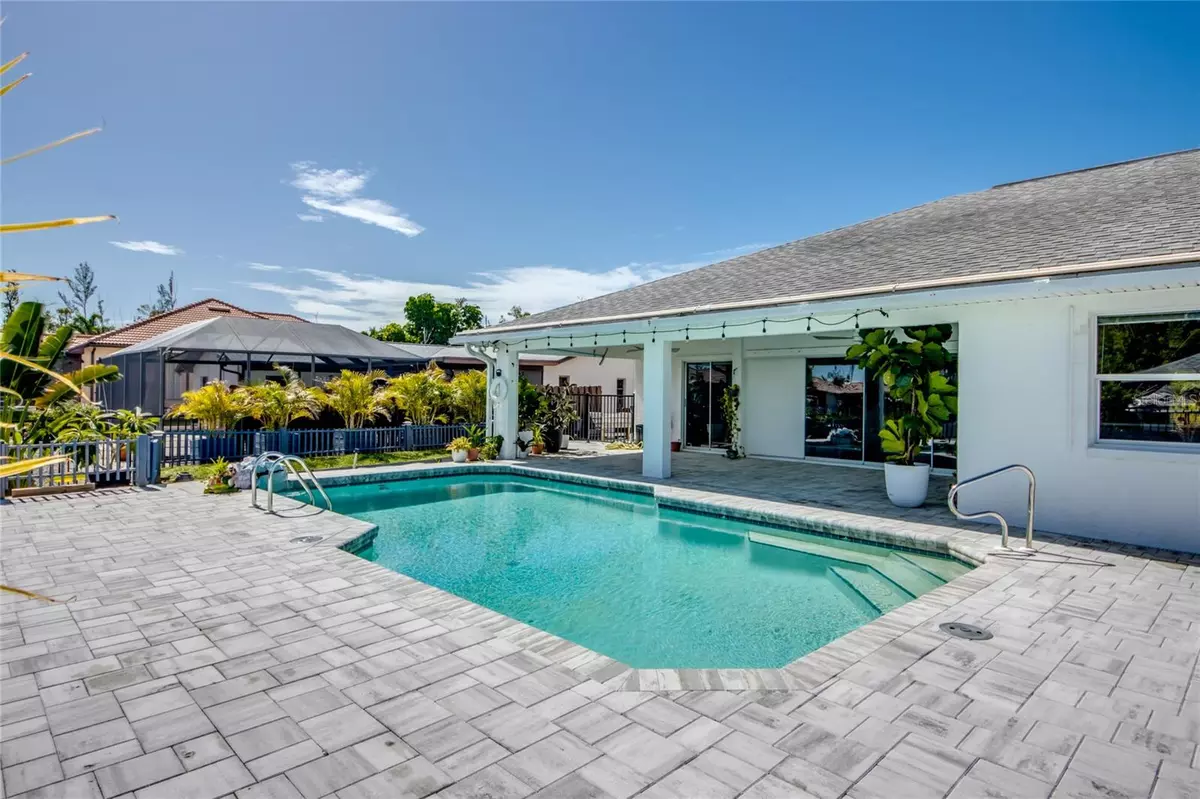 St James City, FL 33956,3446 PINETREE DR