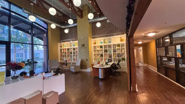 Orlando, FL 32801,Address not disclosed