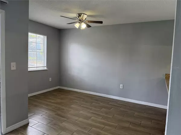 Orlando, FL 32812,5317 CURRY FORD #P104