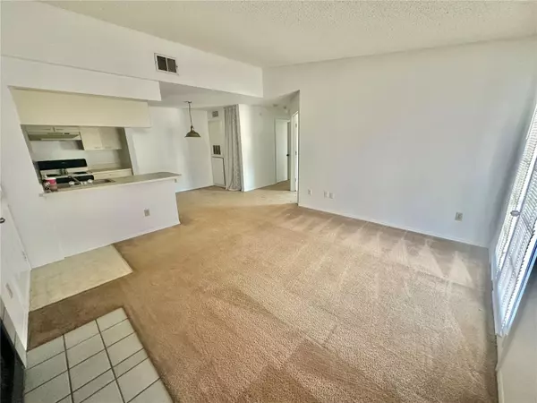 Orlando, FL 32826,2550 N ALAFAYA TRL #3304