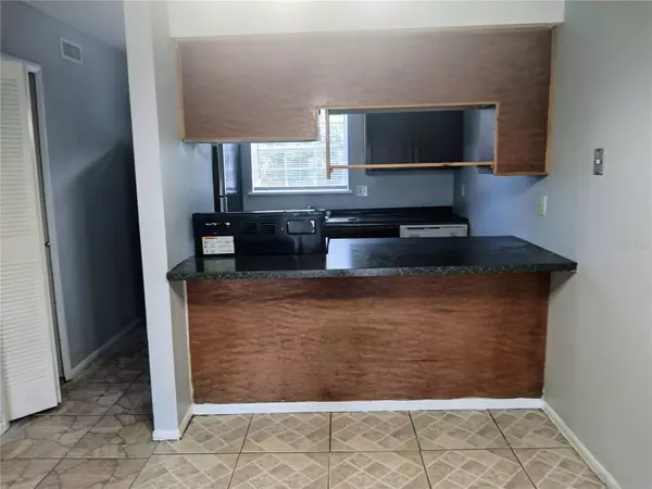 Orlando, FL 32812,5317 CURRY FORD RD #L102