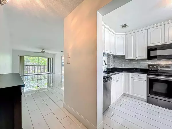 Orlando, FL 32822,6140 BURNSIDE CIR #204