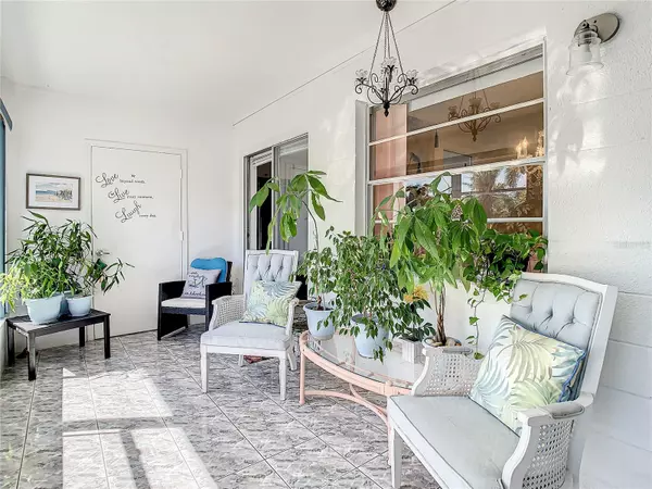 St Petersburg, FL 33713,3100 HARTFORD ST N #227