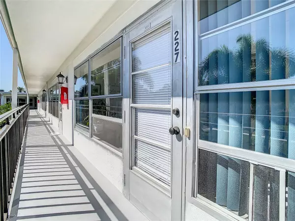 St Petersburg, FL 33713,3100 HARTFORD ST N #227