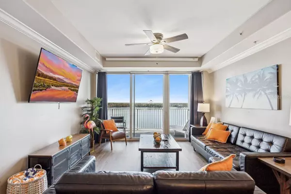 Orlando, FL 32821,13427 BLUE HERON BEACH DR #804